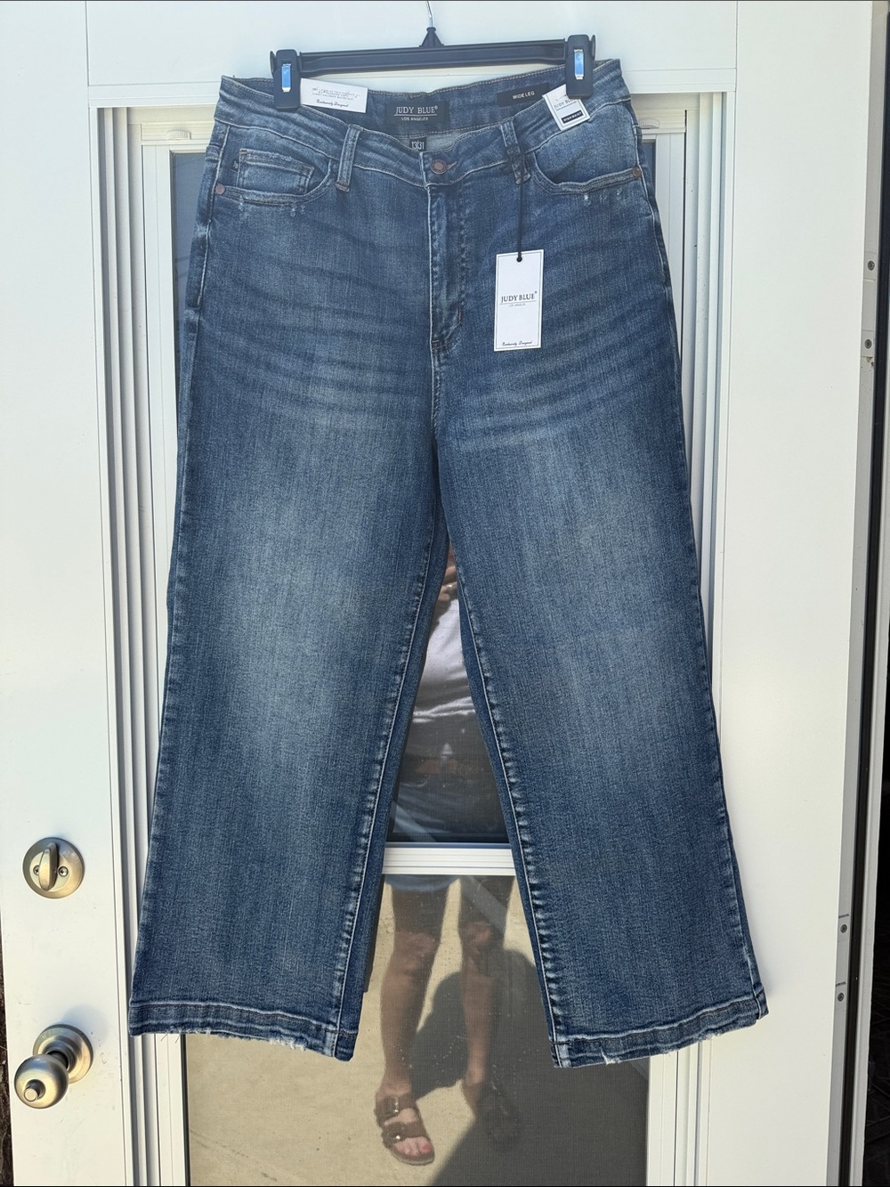 Judy Blue Mid-Rise Wide Leg Crop Jeans in Dark Blue Wash